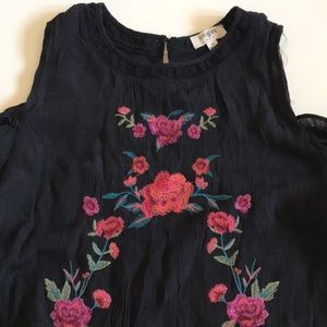 umgee- embroidered, floral Top- M